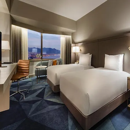 Hilton Hotel 5*