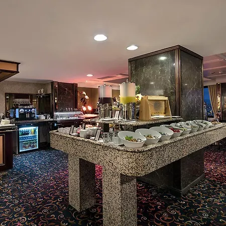 Hilton Hotel 5*